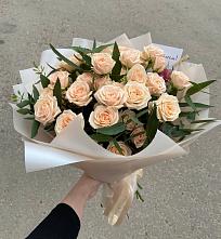 Букет Кремовые розы Латте в Новобатайске